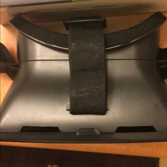 Virtual Reality Headset - Picture 4 of 4